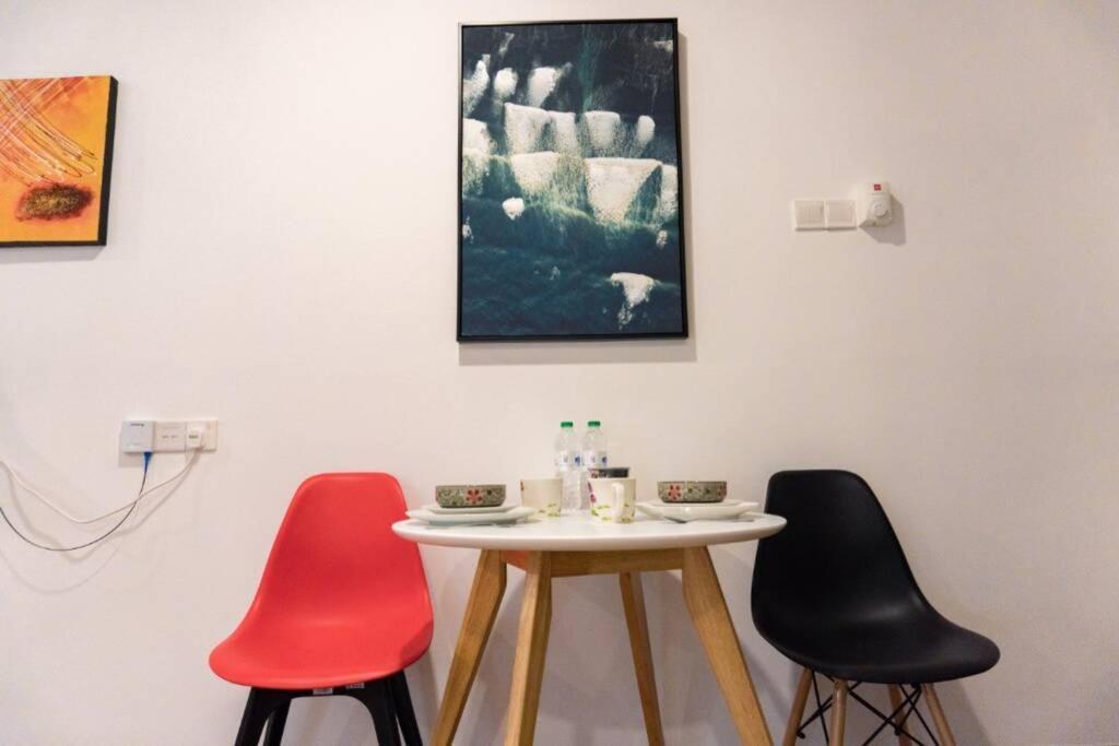 Apple Home 2 At Menara Simfoni, King Size Bed, Cheras, Nexflix, Wifi, Parking Seri Kembangan Buitenkant foto