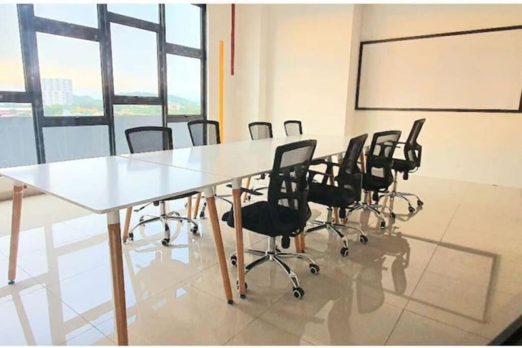 Apple Home 2 At Menara Simfoni, King Size Bed, Cheras, Nexflix, Wifi, Parking Seri Kembangan Buitenkant foto