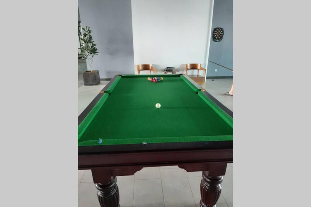 Apple Home 2 At Menara Simfoni, King Size Bed, Cheras, Nexflix, Wifi, Parking Seri Kembangan Buitenkant foto