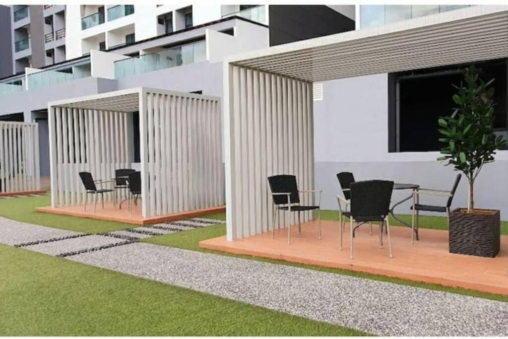 Apple Home 2 At Menara Simfoni, King Size Bed, Cheras, Nexflix, Wifi, Parking Seri Kembangan Buitenkant foto