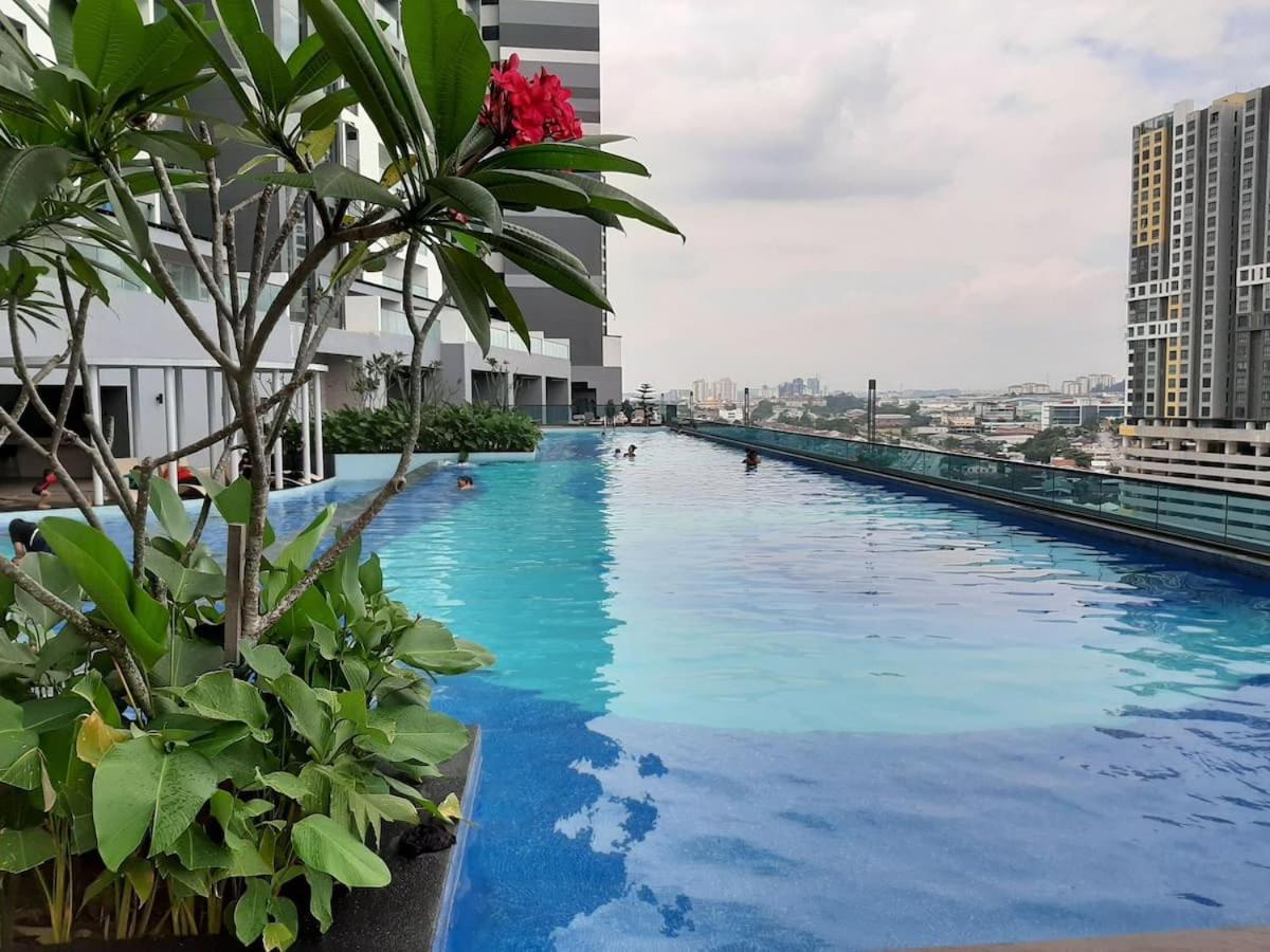Apple Home 2 At Menara Simfoni, King Size Bed, Cheras, Nexflix, Wifi, Parking Seri Kembangan Buitenkant foto