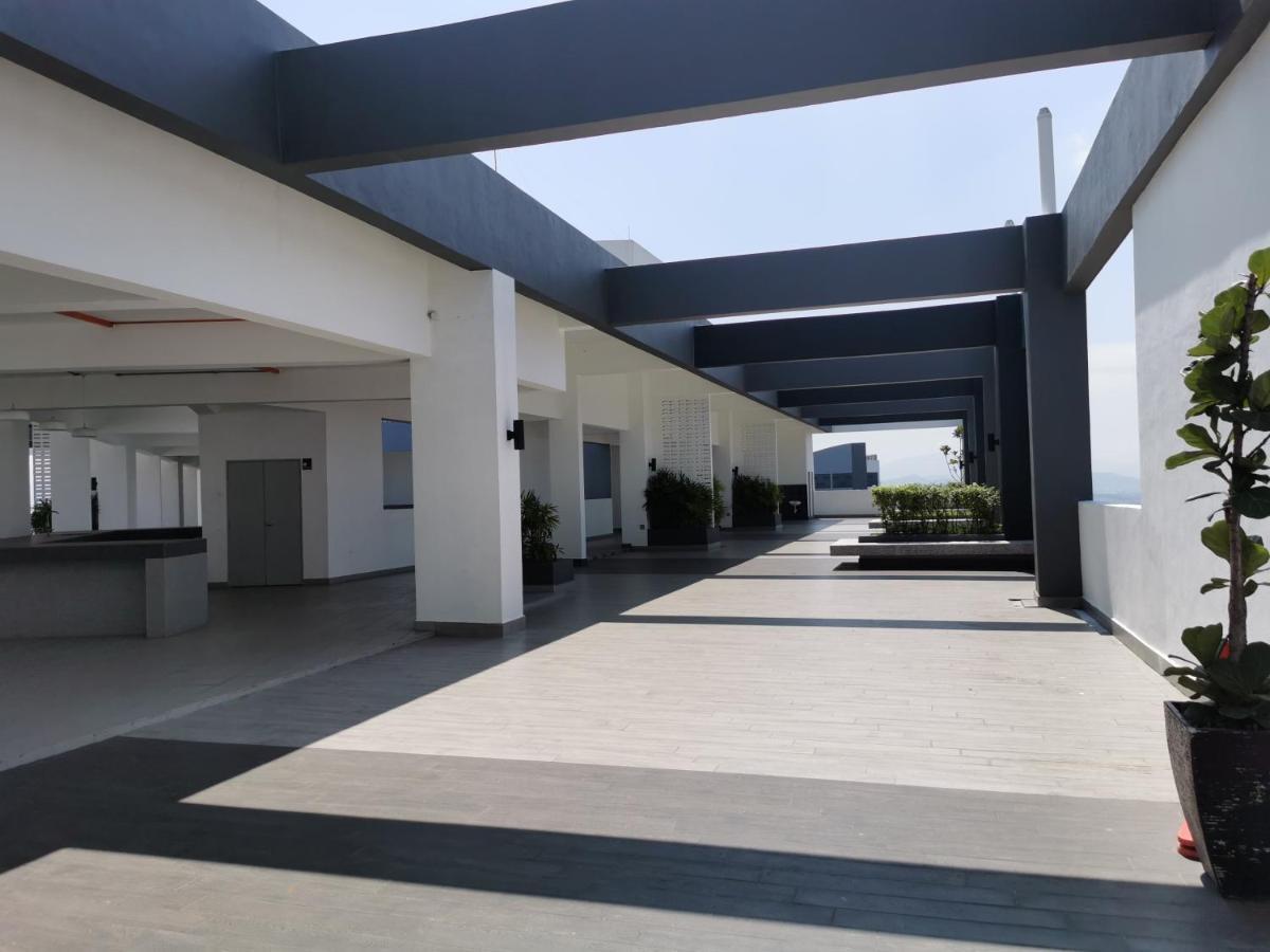 Apple Home 2 At Menara Simfoni, King Size Bed, Cheras, Nexflix, Wifi, Parking Seri Kembangan Buitenkant foto