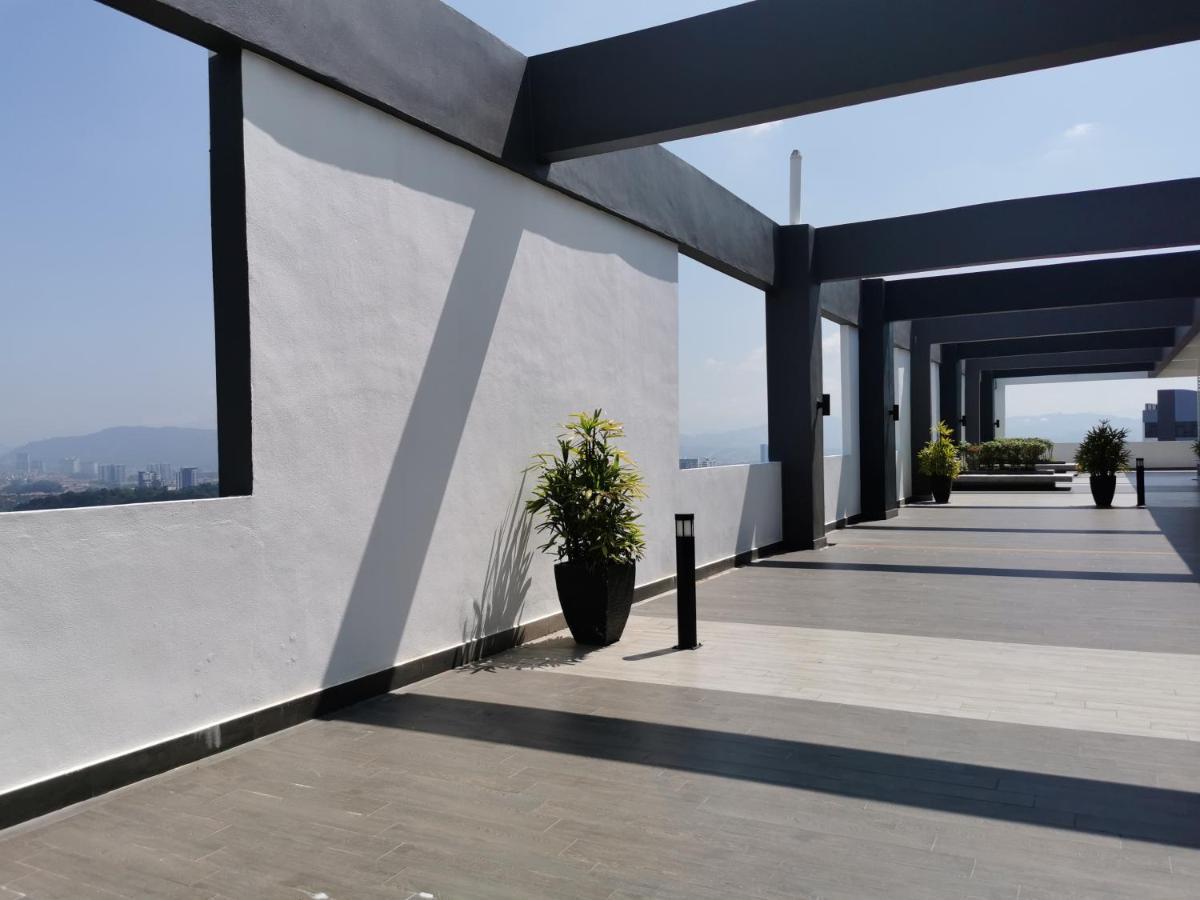 Apple Home 2 At Menara Simfoni, King Size Bed, Cheras, Nexflix, Wifi, Parking Seri Kembangan Buitenkant foto