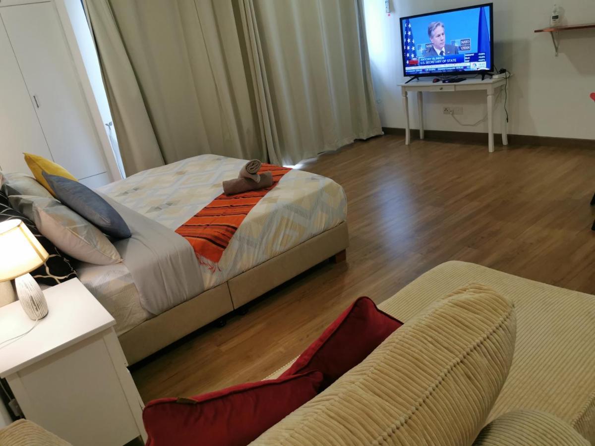 Apple Home 2 At Menara Simfoni, King Size Bed, Cheras, Nexflix, Wifi, Parking Seri Kembangan Buitenkant foto